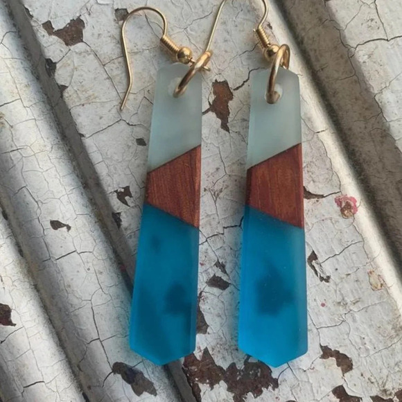 Jewelry - Brand new trendy wood and blue resin drop earrings 2.5" in length
